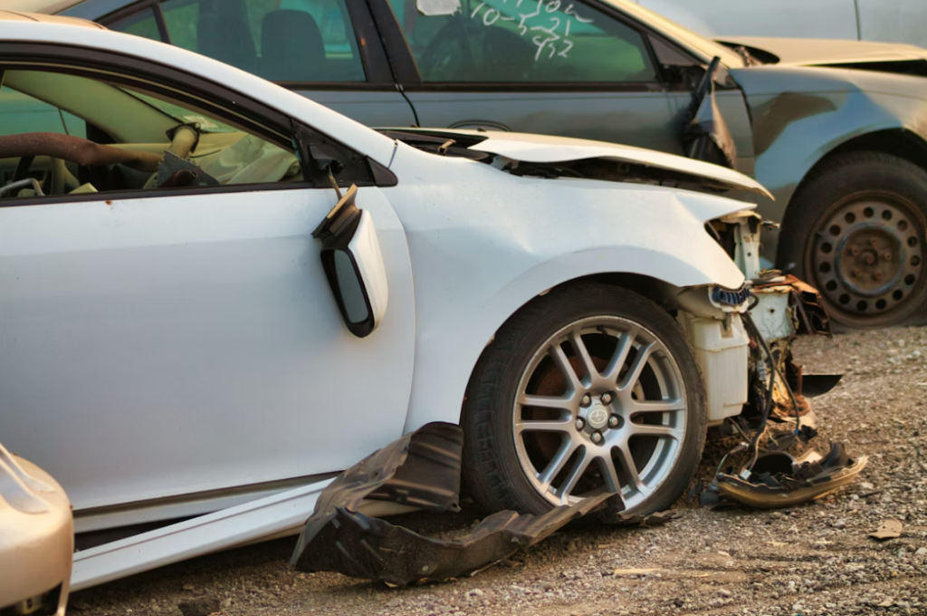 What to Do After an Accident: Safe Driving Practices, Secondary Collisions & Distracted Driving Risks